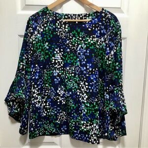 Kasper 3/4 ruffled sleeve boat neck top keyhole opening in back blue green